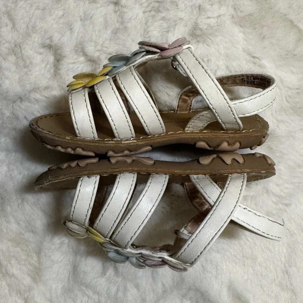 Cupcakes and‎ Cashmere Toddler Sandals Size 5 Floral Shoes
